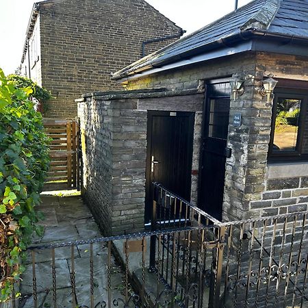 Unique Victorian Stable Conversion Halifax Exterior foto
